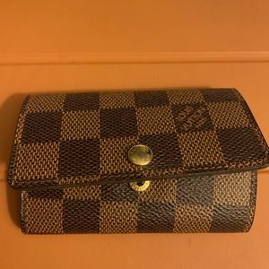 Louis Vuitton 6 slot key chain holder